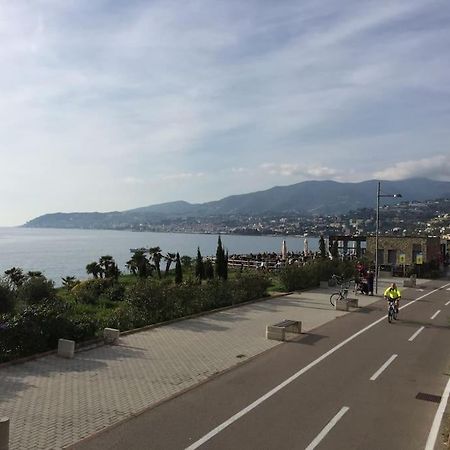 Casa Noemi, A Pochi Passi Dalle Spiagge E Dal Centro Di Arma Di Taggia. Dış mekan fotoğraf