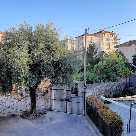 Casa Noemi, A Pochi Passi Dalle Spiagge E Dal Centro Di Arma Di Taggia. Dış mekan fotoğraf